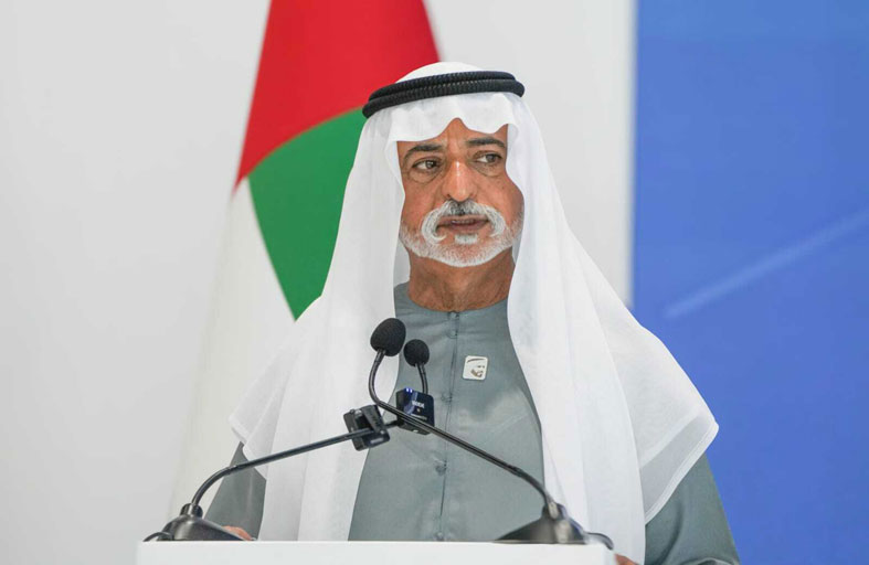سيف بن زايد يزور معرض واجهة التعليم في أبوظبي 