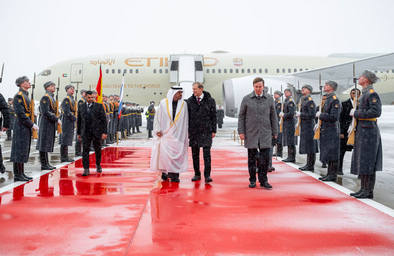 رئيس الدولة يؤكد أهمية ترسيخ السلام والاستقرار في العالم ومعالجة مختلف النزاعات سلميا 