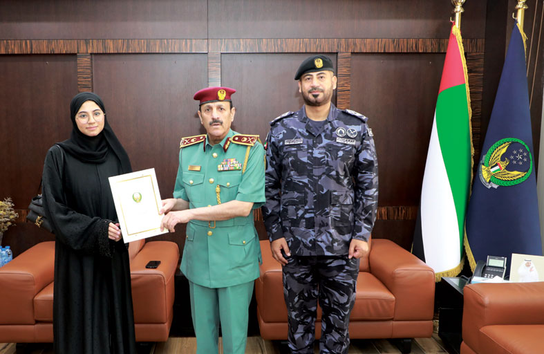 شرطة الفجيرة تكرم أبناء الموظفين المتميزين في الثانوية العامة 