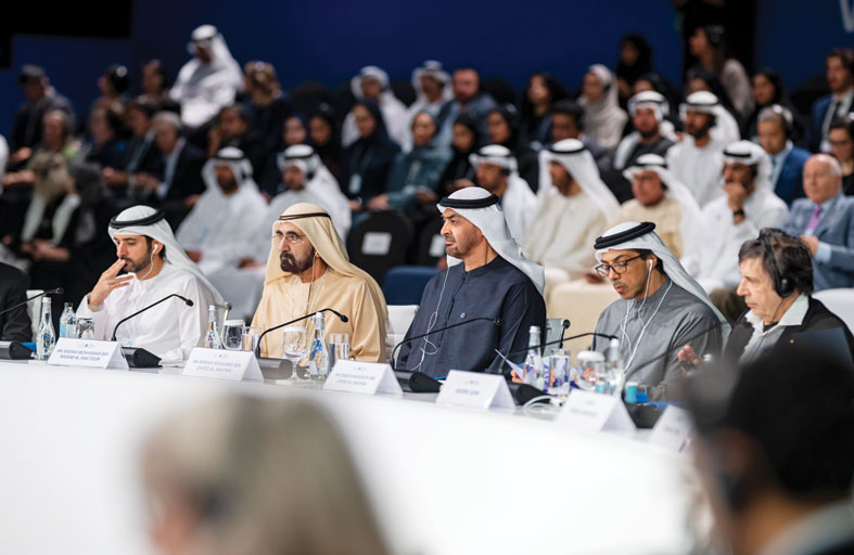 رئيس الدولة ومحمد بن راشد يفتتحان القمة العالمية للعلماء..أكبر تجمع عالمي للحائزين على جائزة نوبل وغيرها من الجوائز العلمية المرموقة 