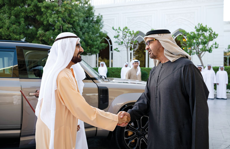 رئيس الدولة ومحمد بن راشد يستعرضان عدداً من الموضوعات التي تهم شؤون الوطن والمواطن 