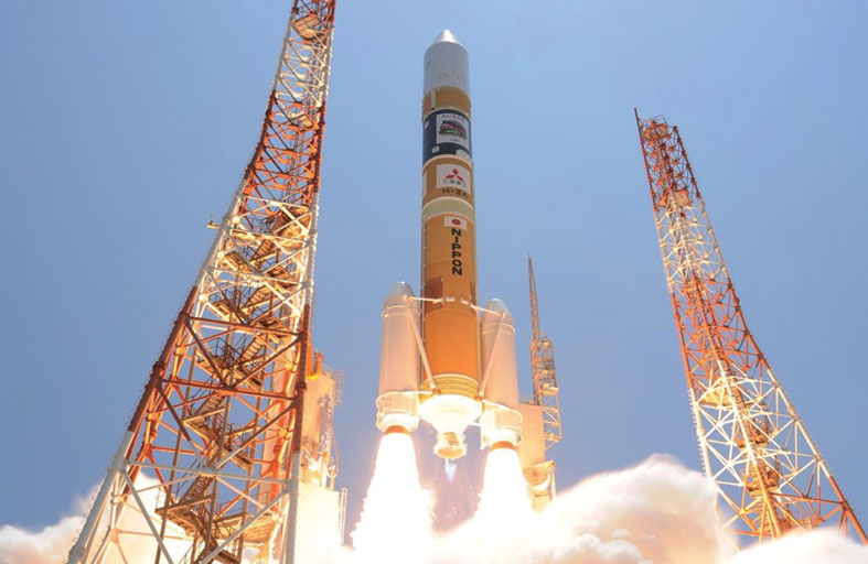 حصاد الإمارات 2025 .. أقمار صناعية ومهام فضائية طموحة من حزام الكويكبات إلى القمر 