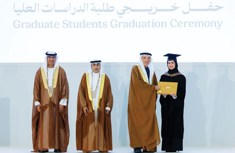 جامعة الإمارات تحتفل بتخريج طلبة الدراسات العليا للعام الأكاديمي 2024–2025 