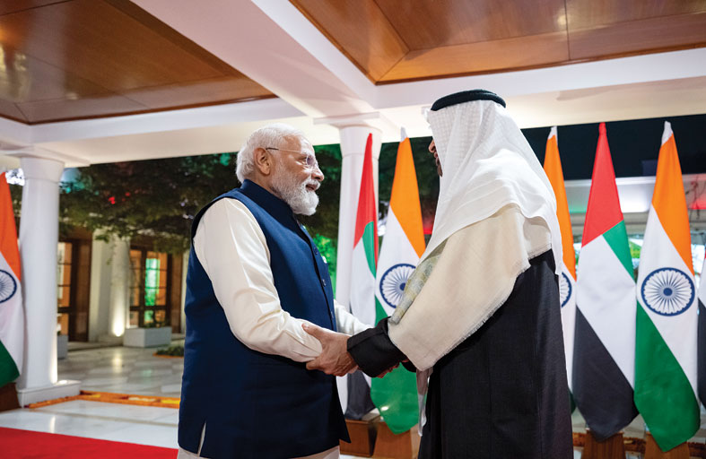 رئيس الدولة ورئيس وزراء الهند يؤكدان أهمية تعزيز التنمية والاستقرار والازدهار في العالم  