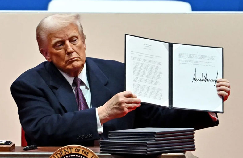 هل نَصب ترامب نفسَه إمبراطوراً فوق القانون ؟ 