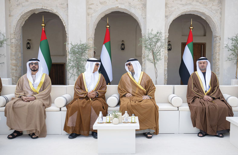 تحت رعاية رئيس الدولة.. منصور بن زايد يشهد العرس الجماعي لأبناء مدينة أبوظبي في قصر الحصن 