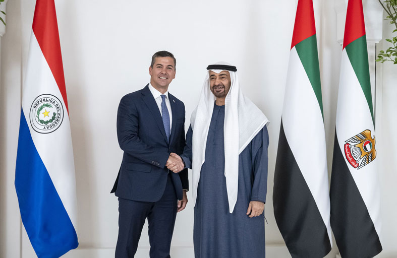 رئيس الدولة ورئيس الباراغواي يؤكدان ضرورة تكثيف العمل من أجل السلام والاستقرار في المنطقة والعالم 