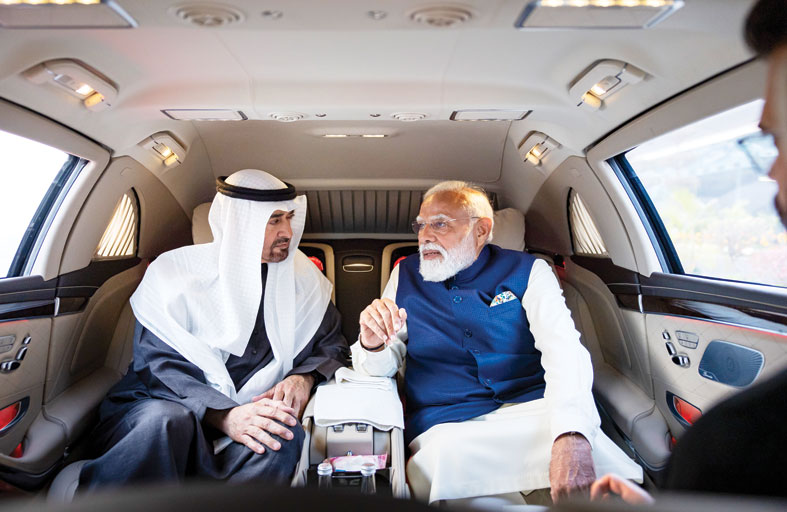 رئيس الدولة ورئيس وزراء الهند يؤكدان أهمية تعزيز التنمية والاستقرار والازدهار في العالم  