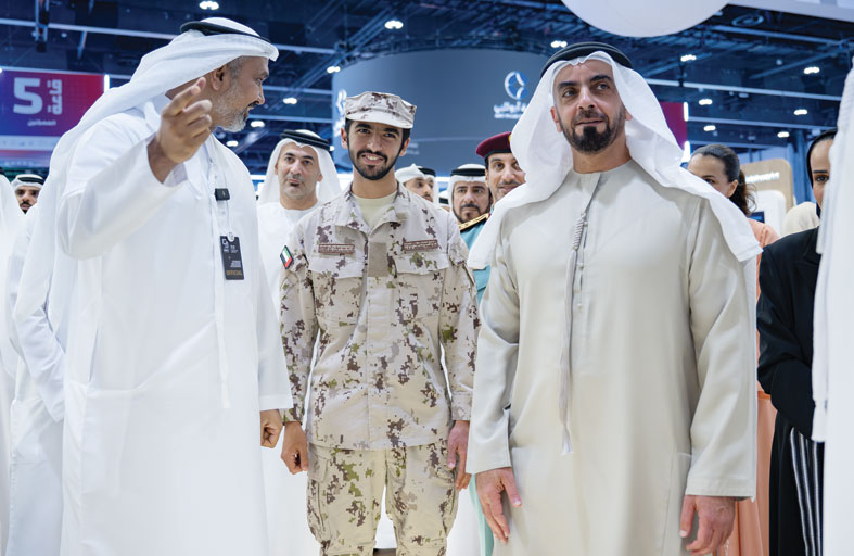سيف بن زايد يزور «اصنع في الإمارات» بدورته الـ4 