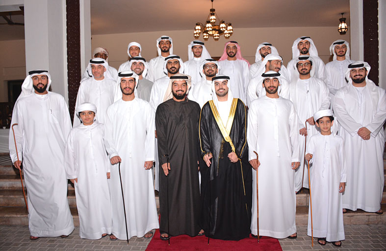 الشيوخ والأعيان في أفراح البستكي والسعدي بمجلس المشرف بأبوظبي 