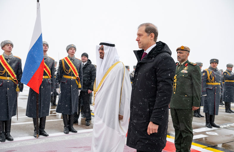 رئيس الدولة يؤكد أهمية ترسيخ السلام والاستقرار في العالم ومعالجة مختلف النزاعات سلميا 