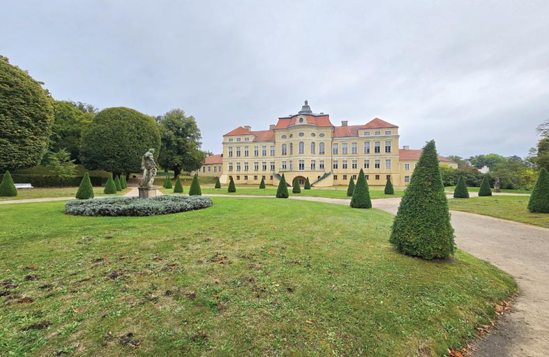 بوزنان تبهرك بعبق تاريخها وسحر طبيعتها وطيبة شعبها 