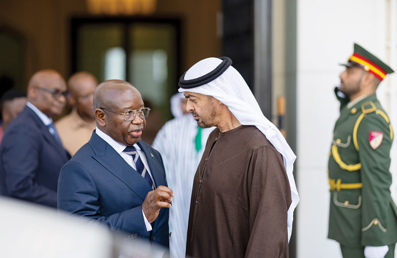 رئيس الدولة ورئيس سيراليون يؤكدان أهمية تعزيز الاستقرار والسلام في المنطقة والعالم  