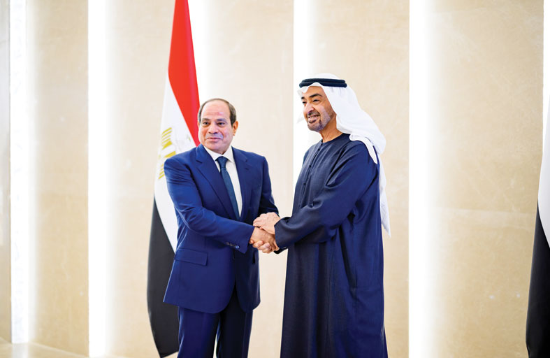 رئيس الدولة والرئيس المصري يؤكدان أهمية تنفيذ اتفاق وقف إطلاق النار في غزة والدفع تجاه مسار السلام العادل والشامل في المنطقة  