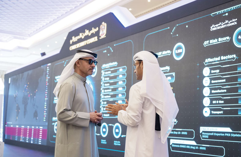 هزاع بن زايد يستقبل وفداً من مجلس الأمن السيبراني لحكومة الإمارات 