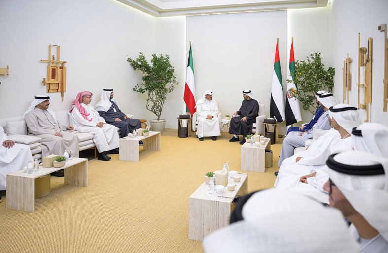 رئيس الدولة يؤكد عمق العلاقات الأخوية التاريخية التي تجمع الإمارات والكويت وشعبيهما 