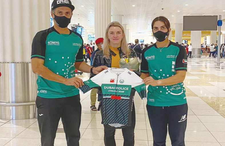 بطلة أوكرانيا تنضم إلى فريق الدراجات الهوائية لشرطة دبي