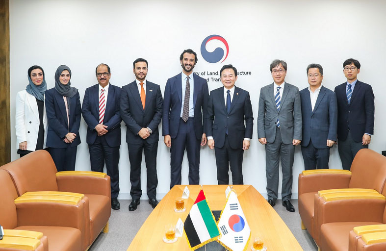 وزير الاقتصاد يبحث مع أربعة وزراء ومسؤولين كوريين تعزيـز  التعـاون الثنائي في قطاعـات الاقتصـاد الجديـد