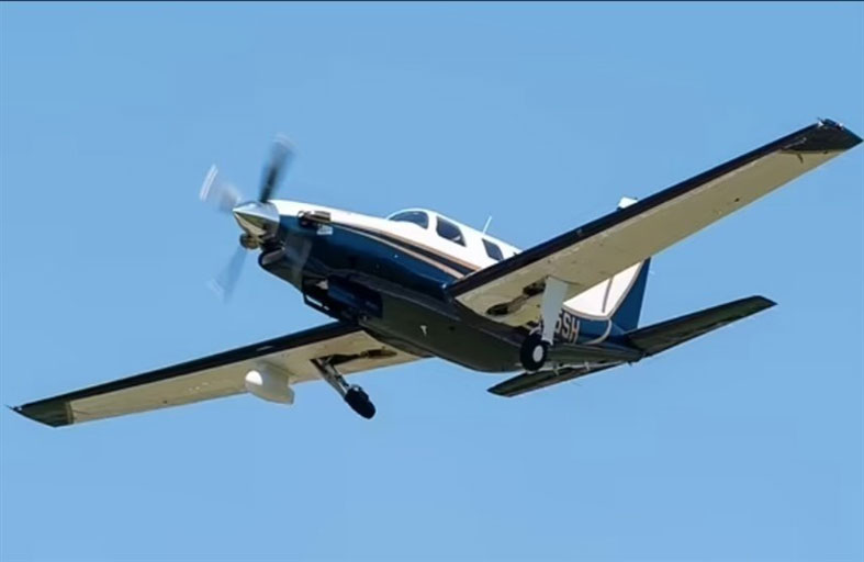 خرج من طائرته المحطمة بأعجوبة