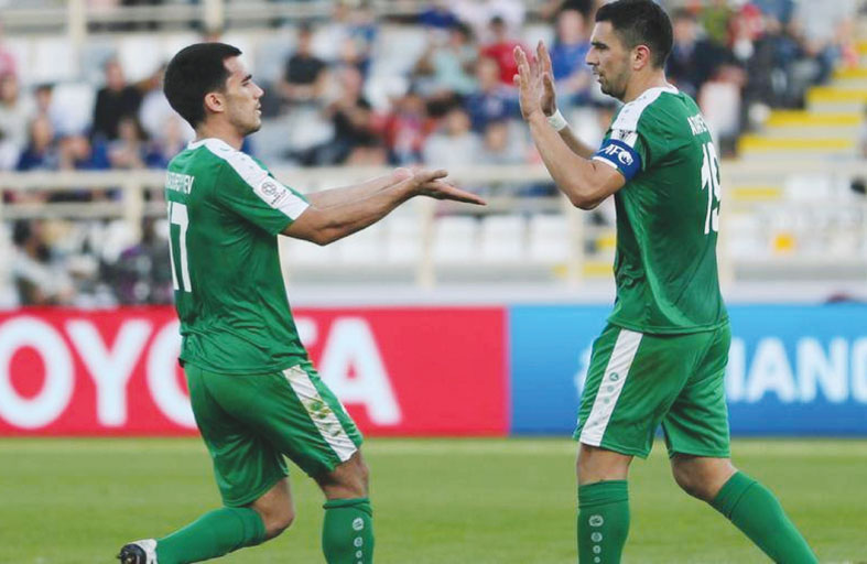 دوري القدم في تركمانستان يعاود نشاطه