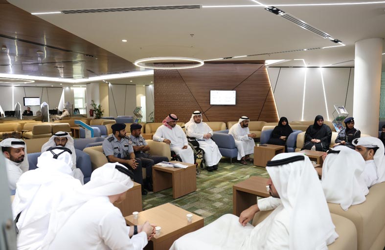 شرطة أبوظبي تنظم جلسة حوارية لدعم وتمكين وإسعاد أصحاب الهمم من منتسبيها