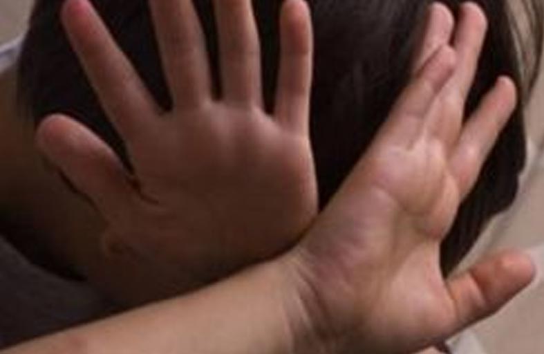 أراد تأديب ابنه فقتله !