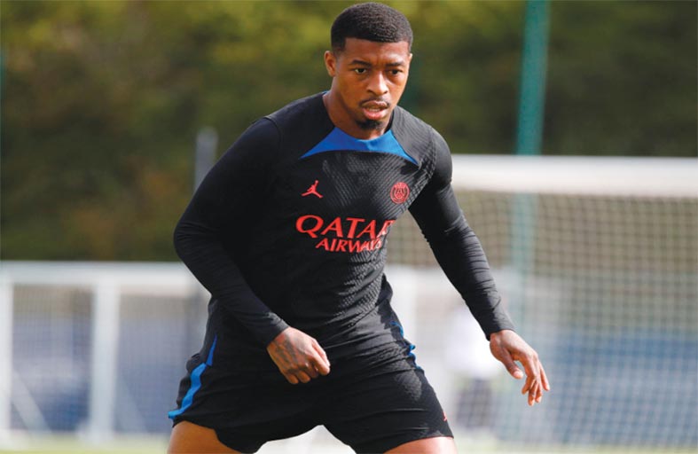 سان جرمان يُعلن غياب كيمبيمبي 6 أسابيع 