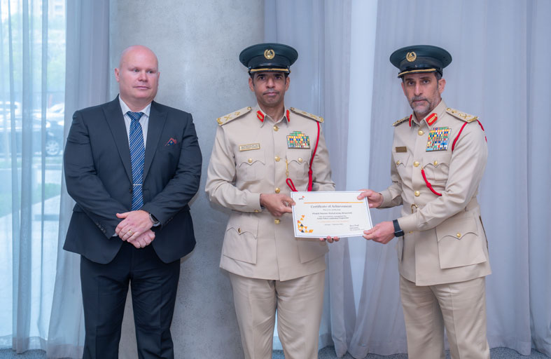 تخريج 47 منتسباً من برنامج تأهيل القيادات في شرطة دبي  