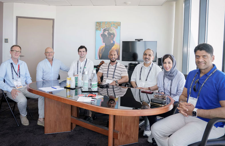 عبدالله آل حامد يلتقي أمير هولندا ونائب عمدة مدينة كان في إطار الجهود التحضيرية لانعقاد قمة بريدج بأبوظبي