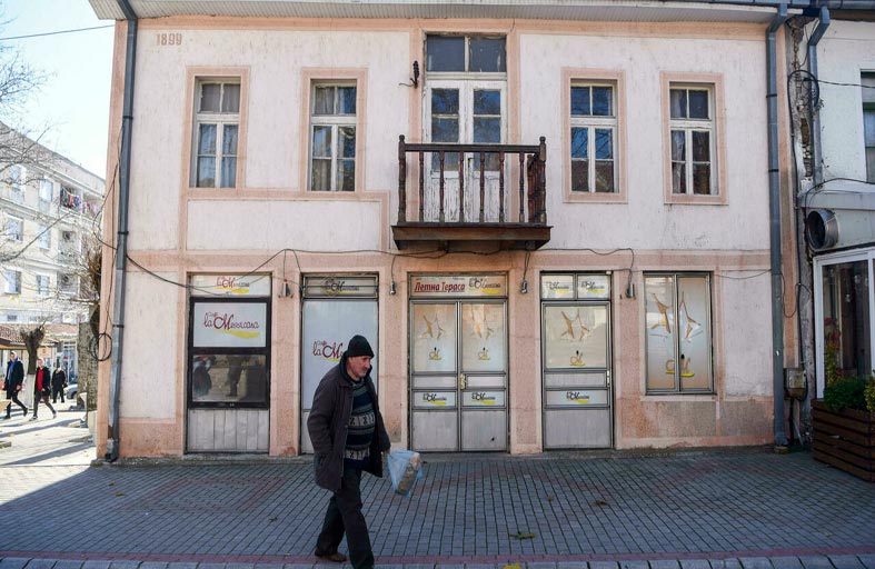 دول البلقان ترزح تحت وطأة هجرة أبنائها 