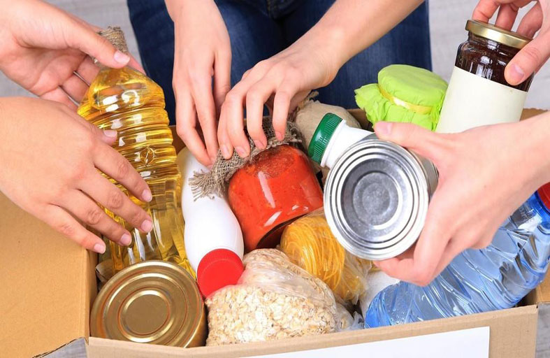 تستعين بأفلام الزومبي للنجاة من كورونا 