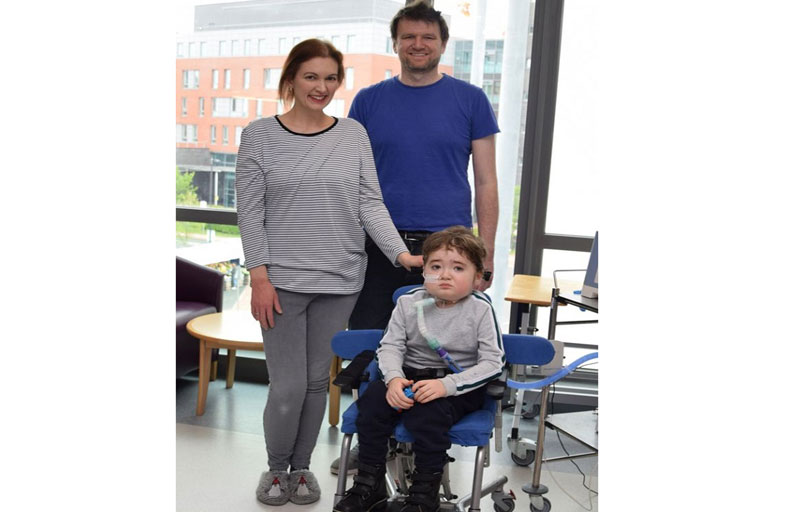 أول طفل يخضع لزرع رئتين