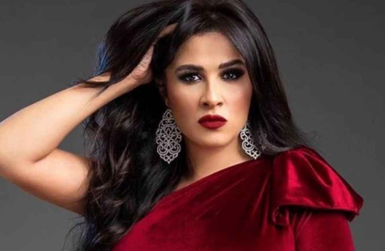 ياسمين عبدالعزيز: أتعرض لحروب شرسة وأذى شديد 