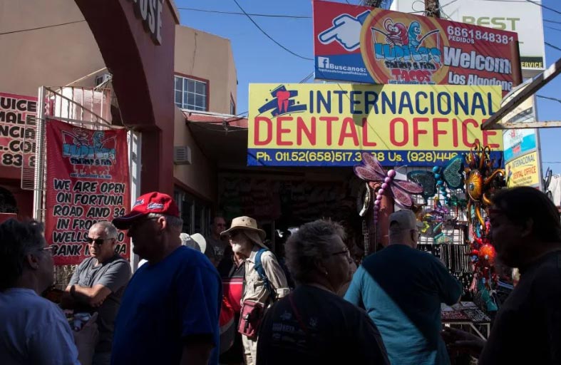 مدينة مكسيكية تستقطب أسنان الأمريكيين