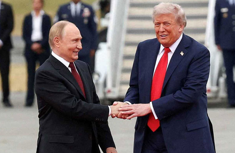 بمكالمة مدتها 40 دقيقة..  لماذا قطع ترامب اجتماعه مع القادة الأوروبيين؟