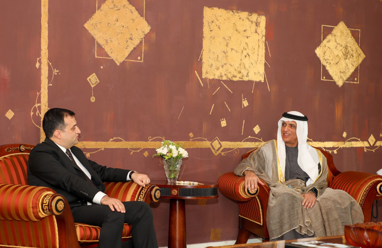 حاكم رأس الخيمة يستقبل سفير أرمينيا