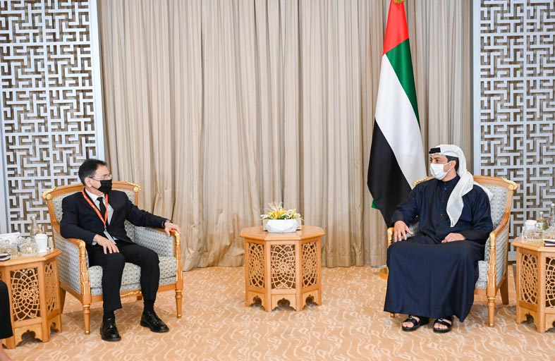 منصور بن زايد يستقبل وزير الصناعات الدفاعية لجمهورية أذربيجان