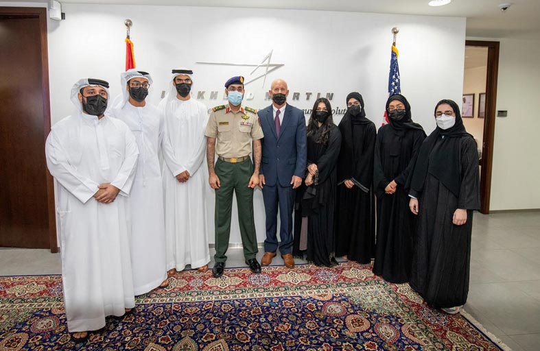وفد من وزارة الدفاع يزور شركة لوكهيد مارتن في أبوظبي