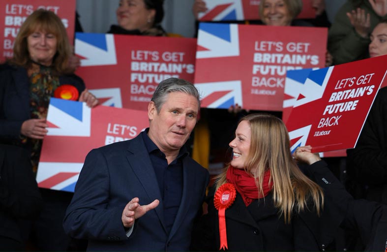 العمال مستعدون لتجسيد «التغيير» في بريطانيا بعد فوزهم الكبير 