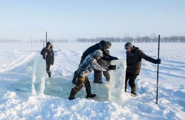 سيبيريا 50 درجة تحت الصفر.. وثلوج قياسية في موسكو