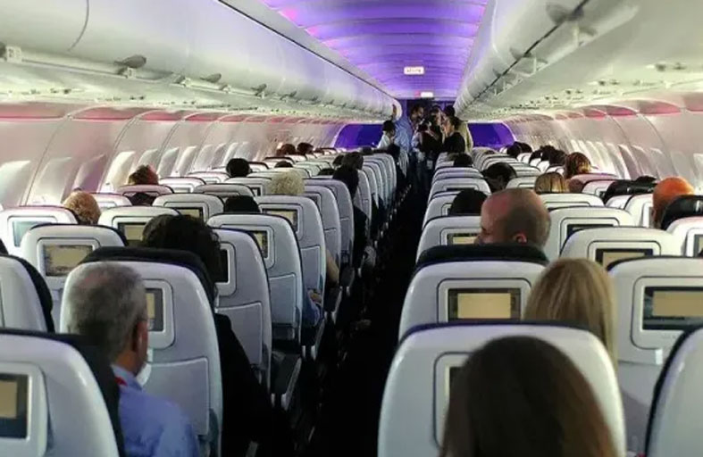 «الراكب الشبح».. سافر إلى أميركا من دون جواز سفر