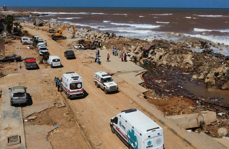 بعد أسبوعين من الكارثة.. كيف تمضي جهود انتشال الجثث في درنة؟