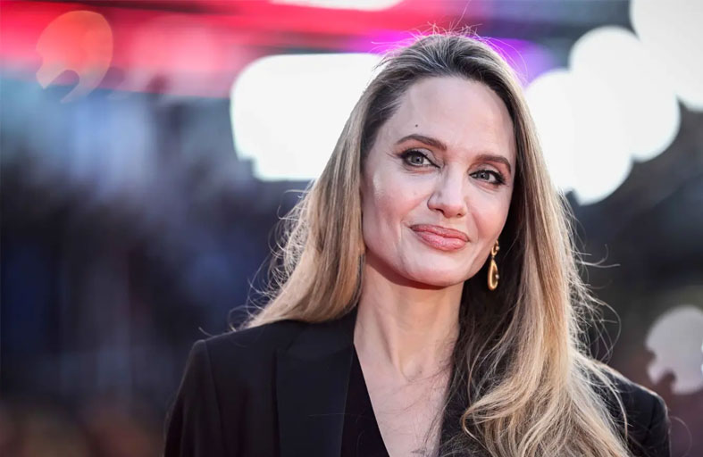 أنجلينا جولي تحتفل بـ50 عاماً من الإبداع