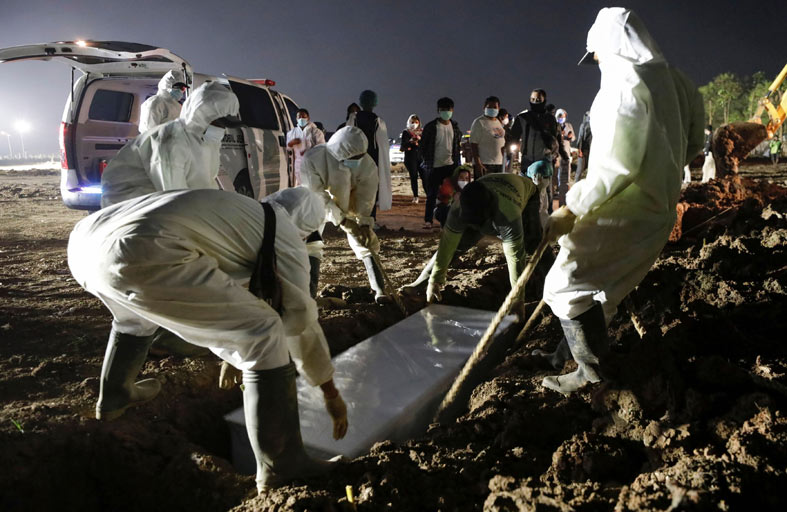 إندونيسيا توسع نطاق القيود المفروضة لمواجهة كورونا 