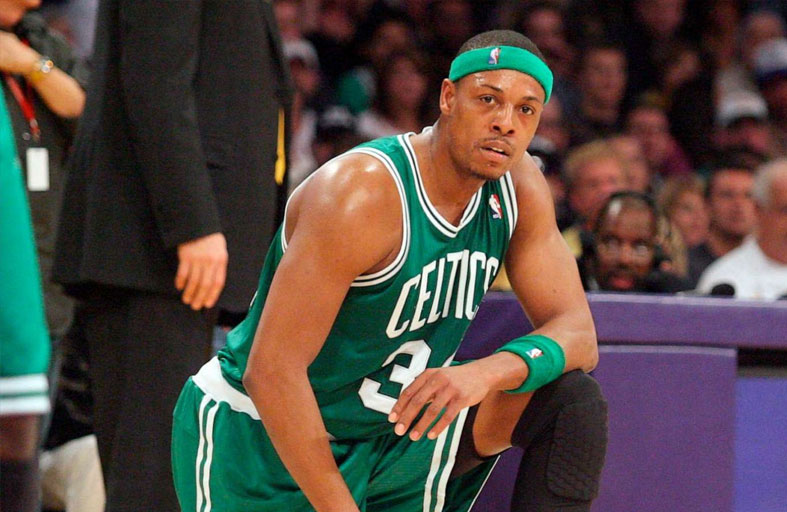  توقيف بول بيرس بشبهة القيادة تحت تأثير الكحول 