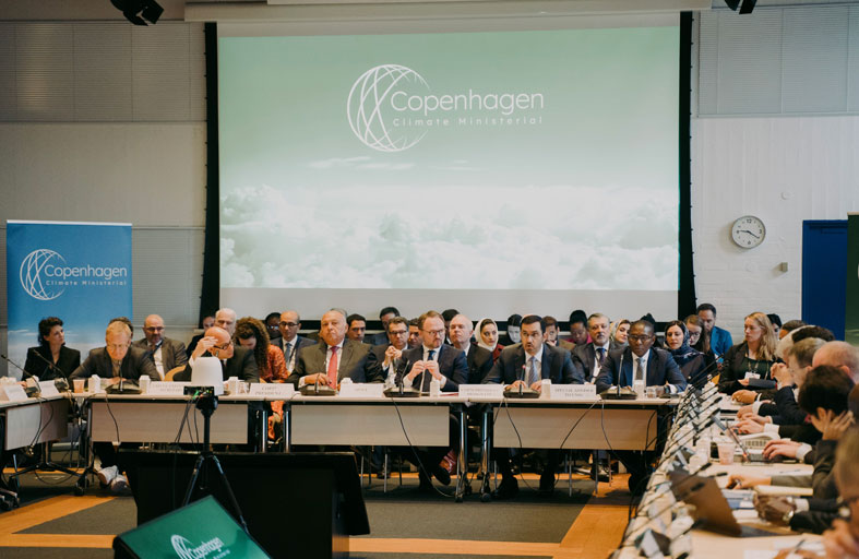 سلطان الجابر يشارك في رئاسة الاجتماع الوزاري بشأن تغير المناخ في كوبنهاغن، بحضور أكثر من 40 وزيراً من جميع أنحاء العالم 