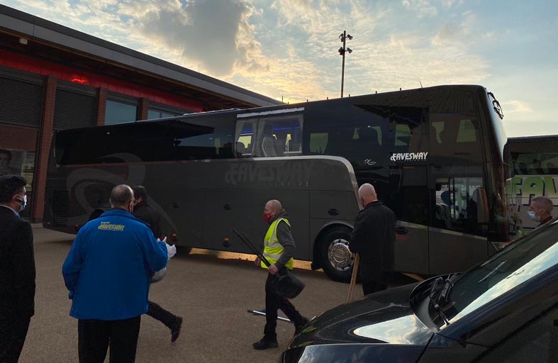 ليفربول يعتذر لريال مدريد بعد تضرر حافلة الفريق