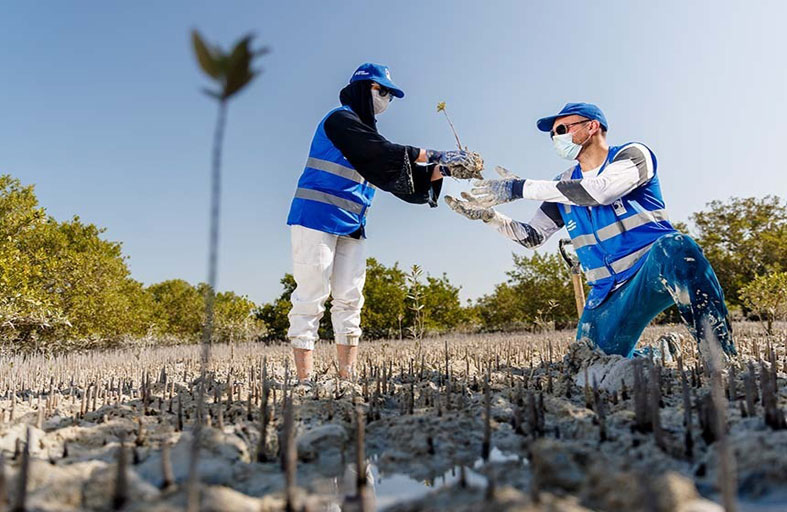 «أدنوك» والاستدامة.. إستراتيجية متكاملة ترسخ دورها الريادي كمزود عالمي موثوق ومسؤول للطاقة منخفضة الانبعاثات 