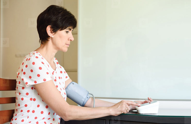 خبراء ينصحون بفحص الضغط بعد نزيف الأنف