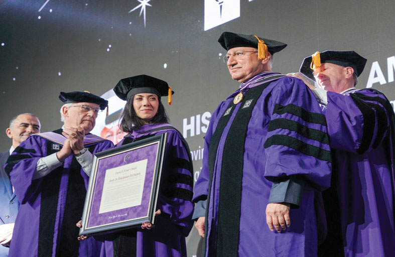 الإماراتي عبد السلام المدني يُكرم بأرفع وسام من جامعة نيويورك